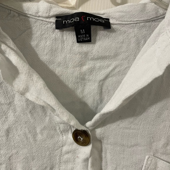Moa Moa White Button-Down Cropped Shirt - Picture 3 of 7